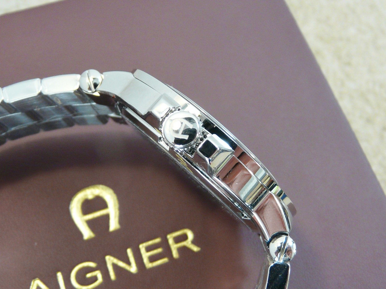MODERN AIGNER TRIESTE 2 GREEN DIAL SWISS MADE GENTS QUARTZ WRISTWATCH VGC
