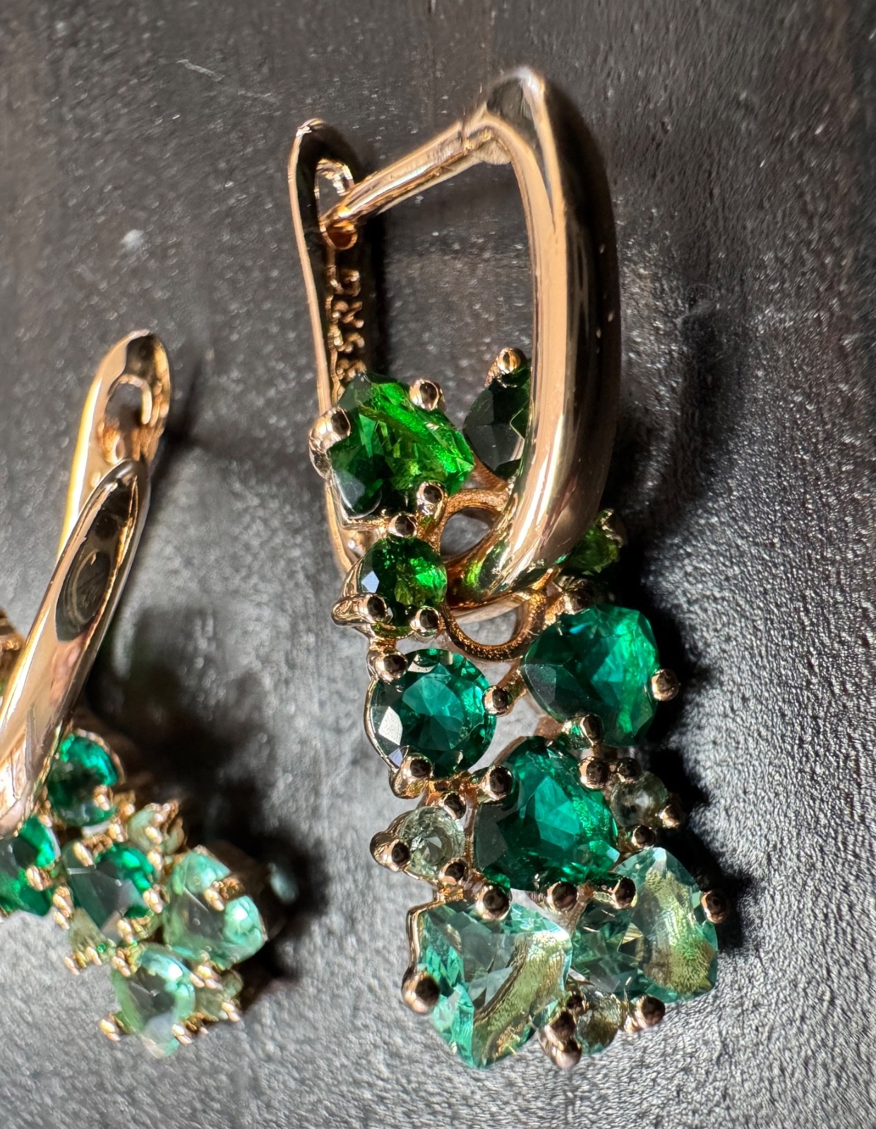 585 14K RG Rose Gold Stamped Allure Ombré Kelly Green Stud Earrings
