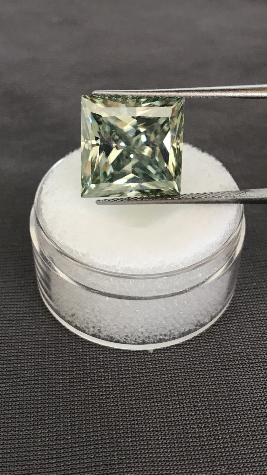 11.68ct VS1 (13.55mm) AAA FANCY LIGHT YELLOWISH GREEN PRINCESS LOOSE MOISSANITE
