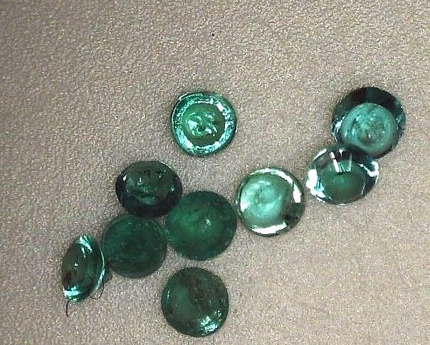 Emerald (1) Round 1.5-2mm Clean to the Eye, Excellent Gloss