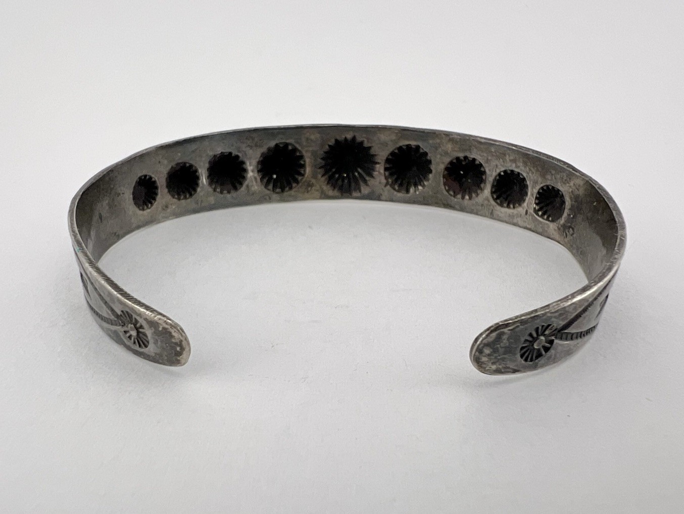 Early Fred Harvey Era Navajo Silver REPOUSSE Spike Stamped Arrow Cuff Bracelet