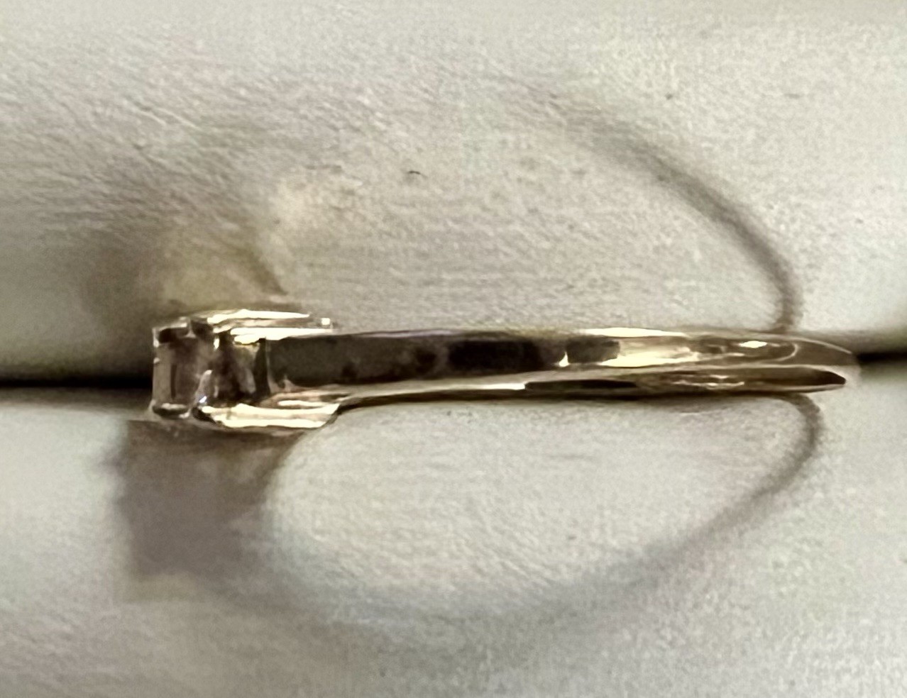 14KY Gold 3-Stone Diamond Ring. Sz 8.25. Approx. 1/2 TCW. 2.48 Grams
