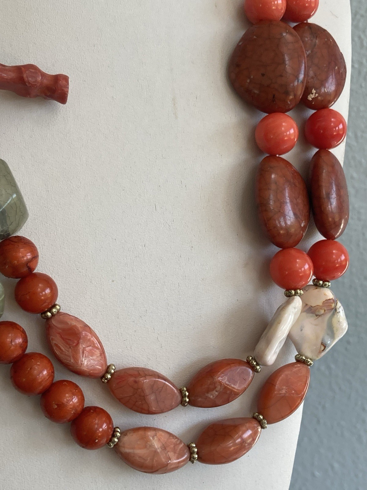 Chunky Mermaidcore Necklace Coral Bead Acrylic Signed Lydell NY Beach 24″