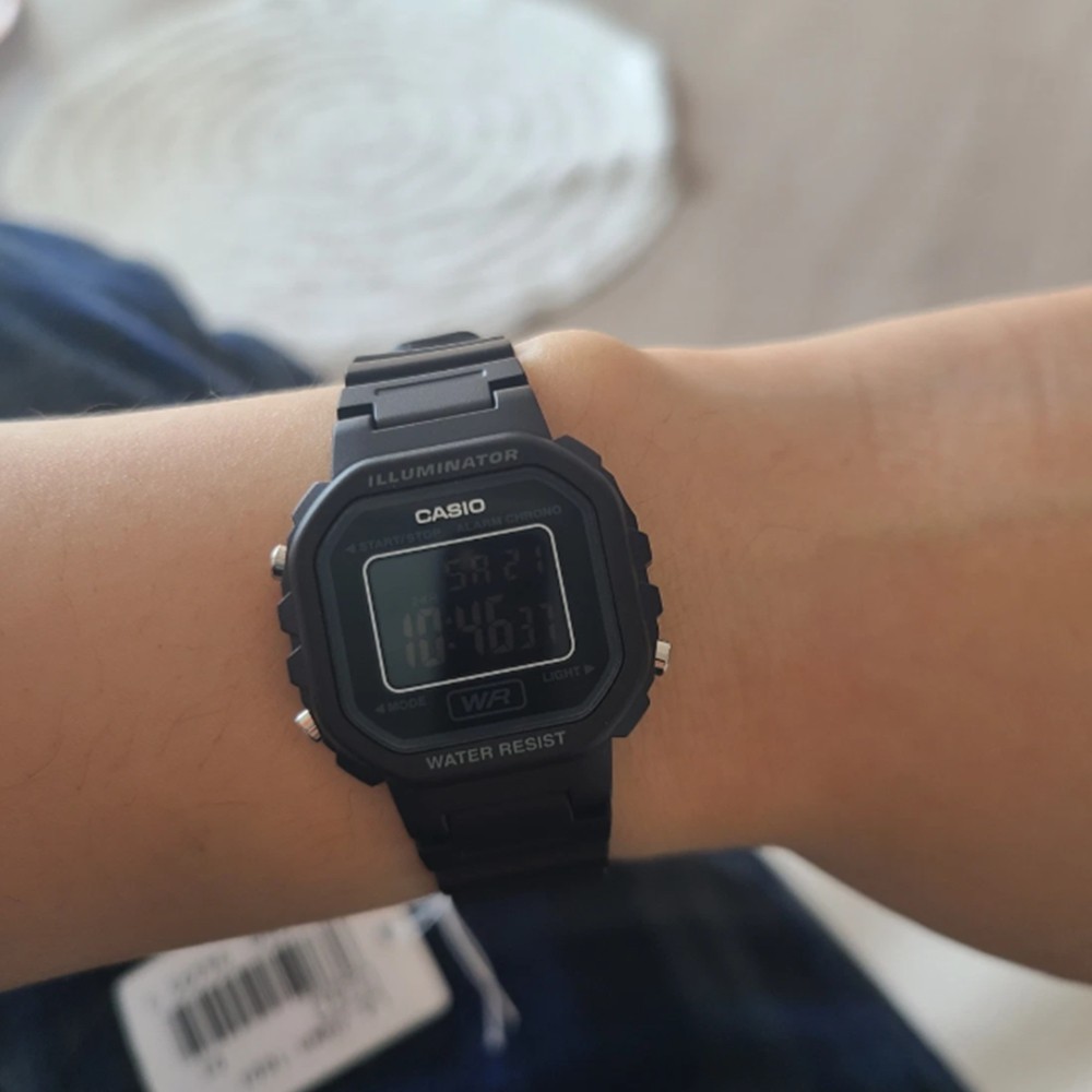 Casio LA-20WH-1B Digital Watch Black Resin LED Alarm Stopwatch