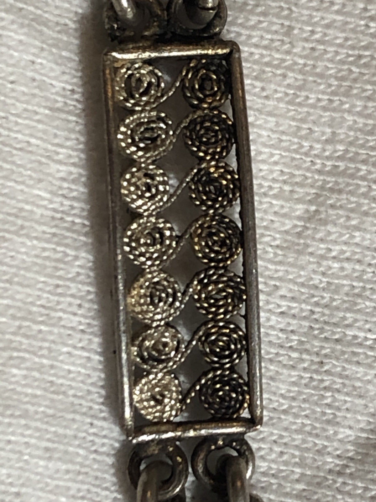 Vintage Wire-Circle Chain Bracelet, Push-In Closure, 7.25” Length 0.25” width
