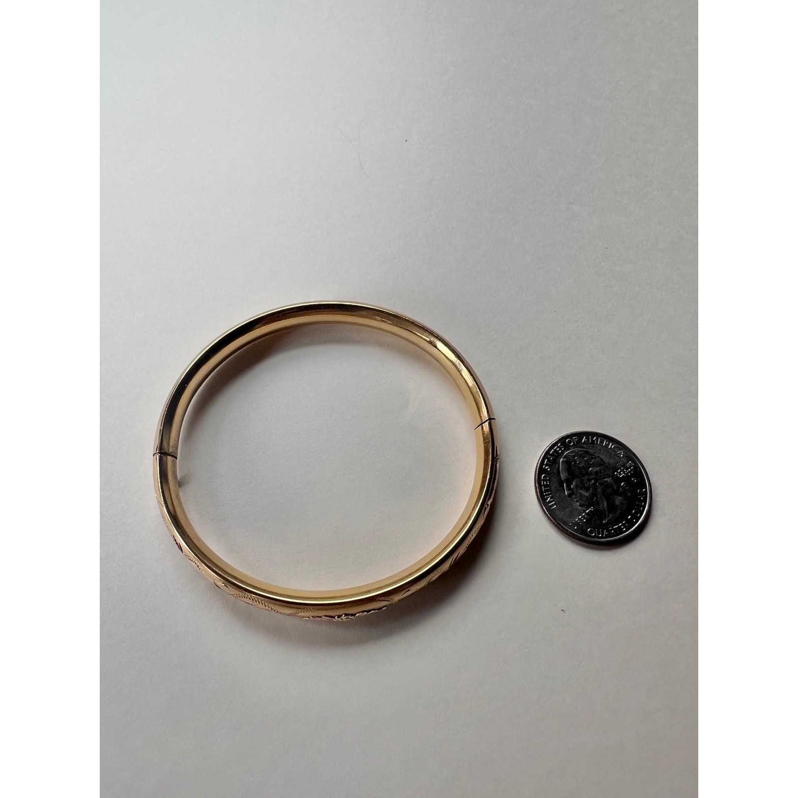 Vintage 14K Gold Filled Hinged Bangle Bracelet Etched Floral Scrollwork 7.5″