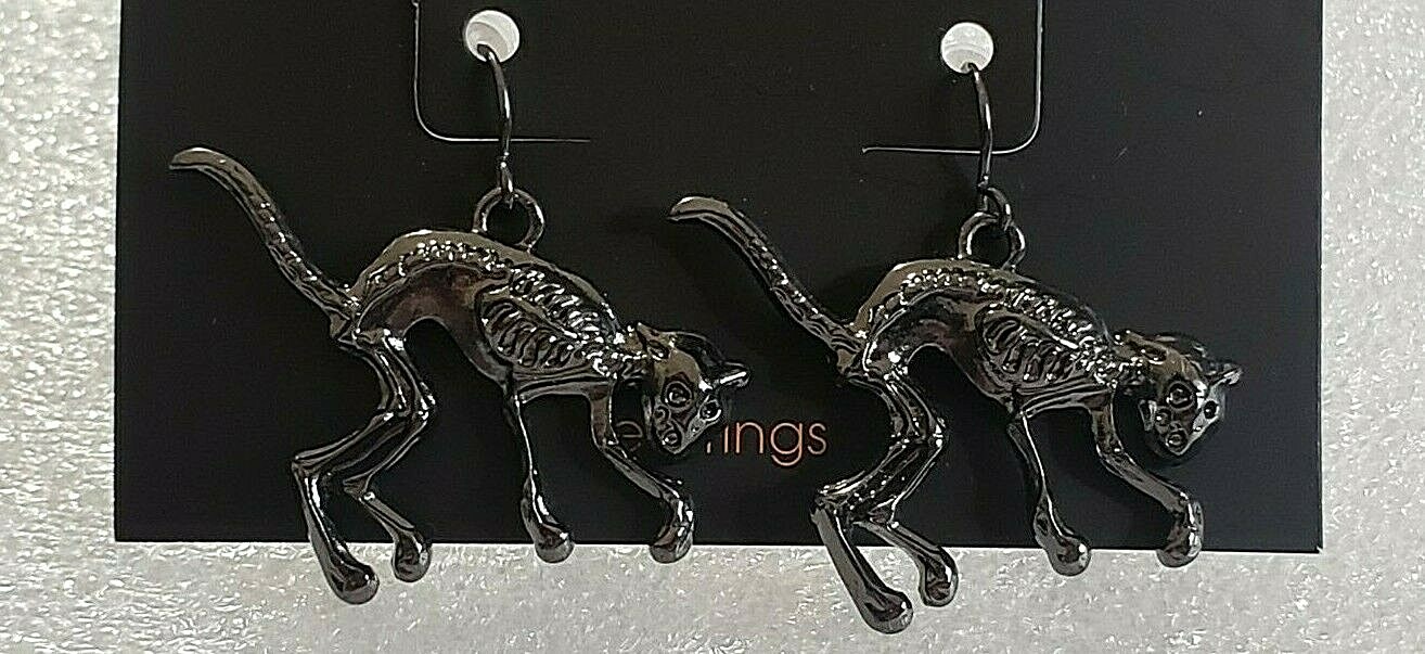 Hildie & Jo Halloween SKELETON CAT Earrings – 1pr