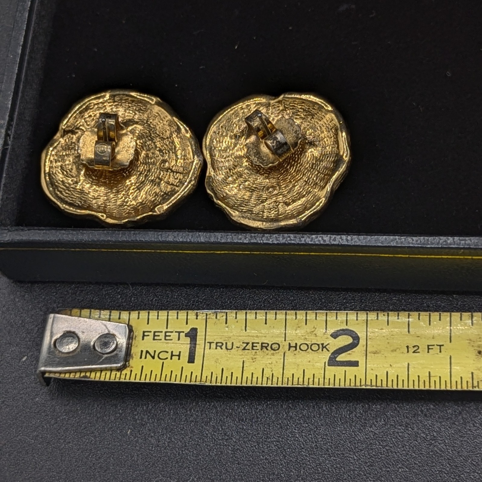 Vintage Avon FullBloom Pansy Flower Clip On Earrings Enamel Gold Tone Cream Pink