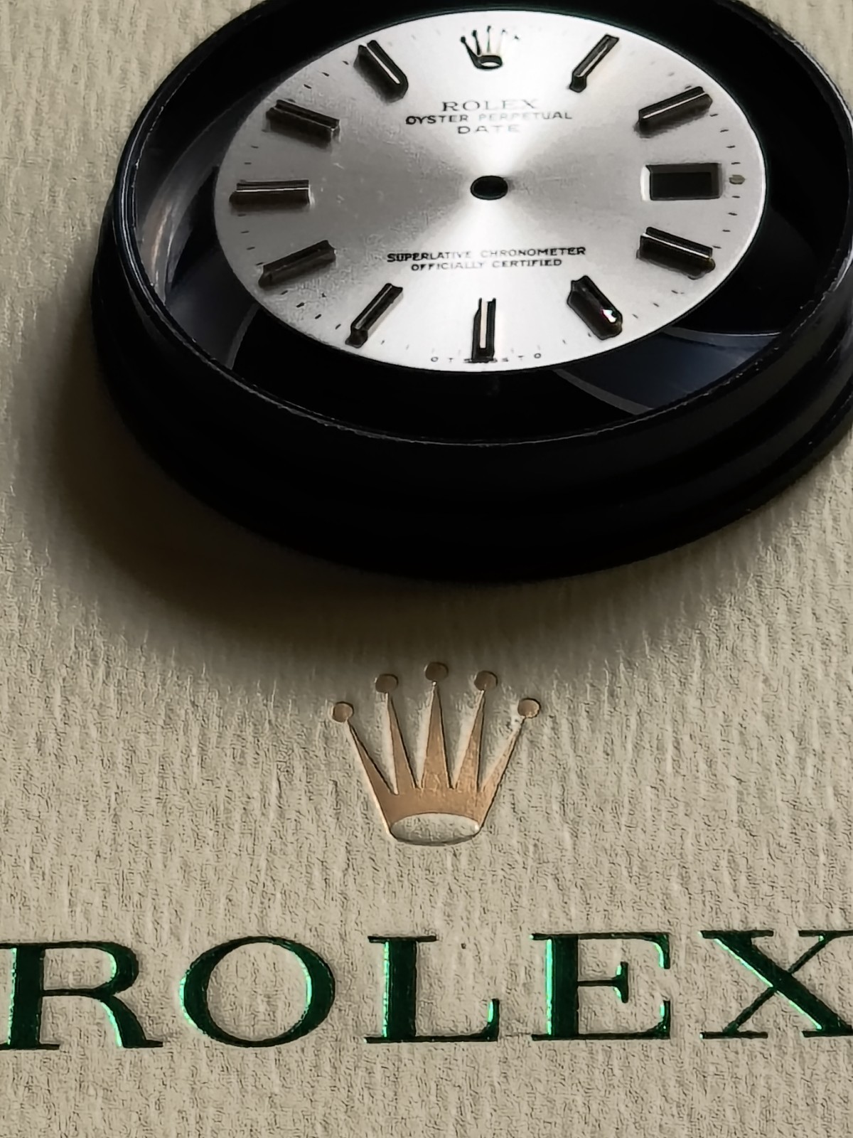 Rolex Oyster Perpetual Date Silver Metal Dial Non-Numeric Hour Marks – PN S1