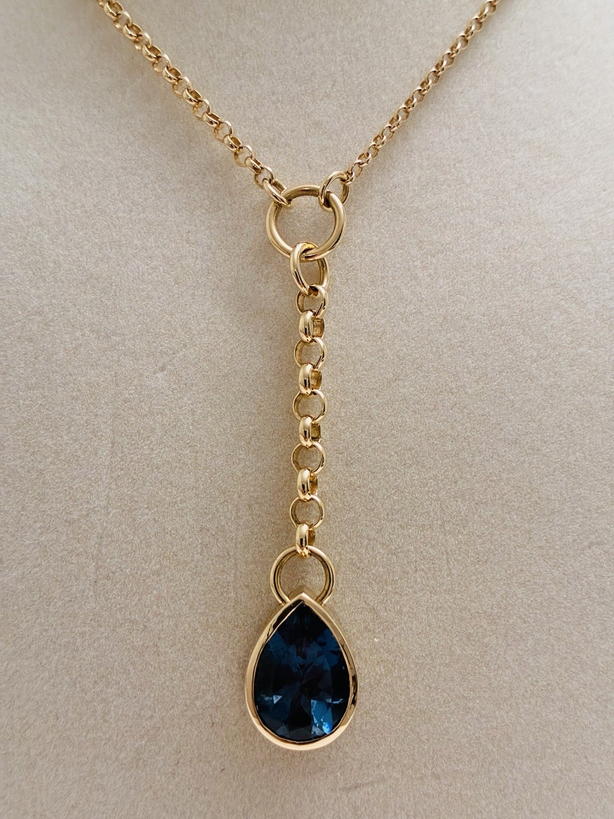 Foundrae 6 Carat London Blue topaz With Foundrae 18” Mixed belcher Chain. 18k