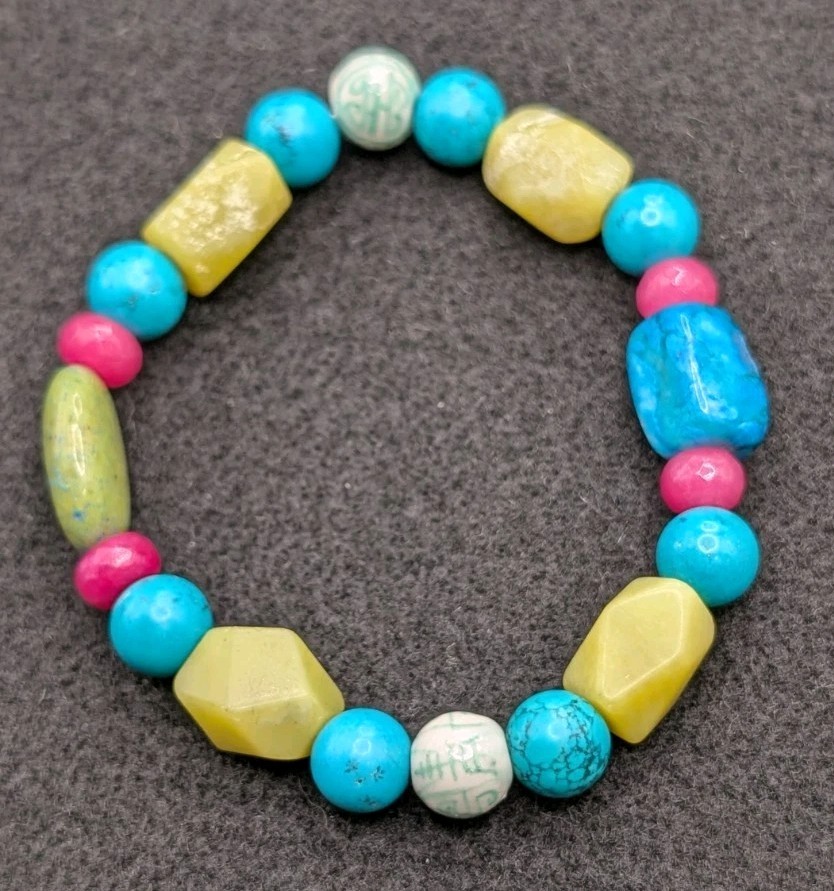 Women’s Whimsical Mixed Gemstone Beaded Stretch Bracelet (17cm) S/M Wrist 💙🩷💚