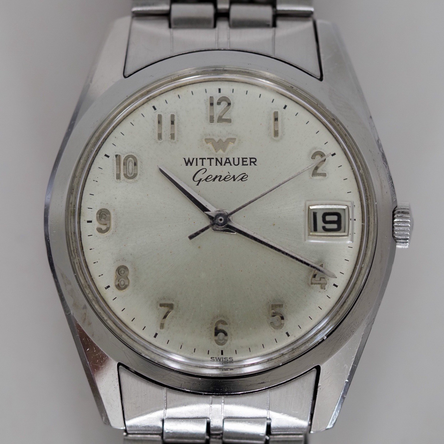 Vintage 1960’s WITTNAUER Geneve 34 mm – All Original w/ Box – SERVICED