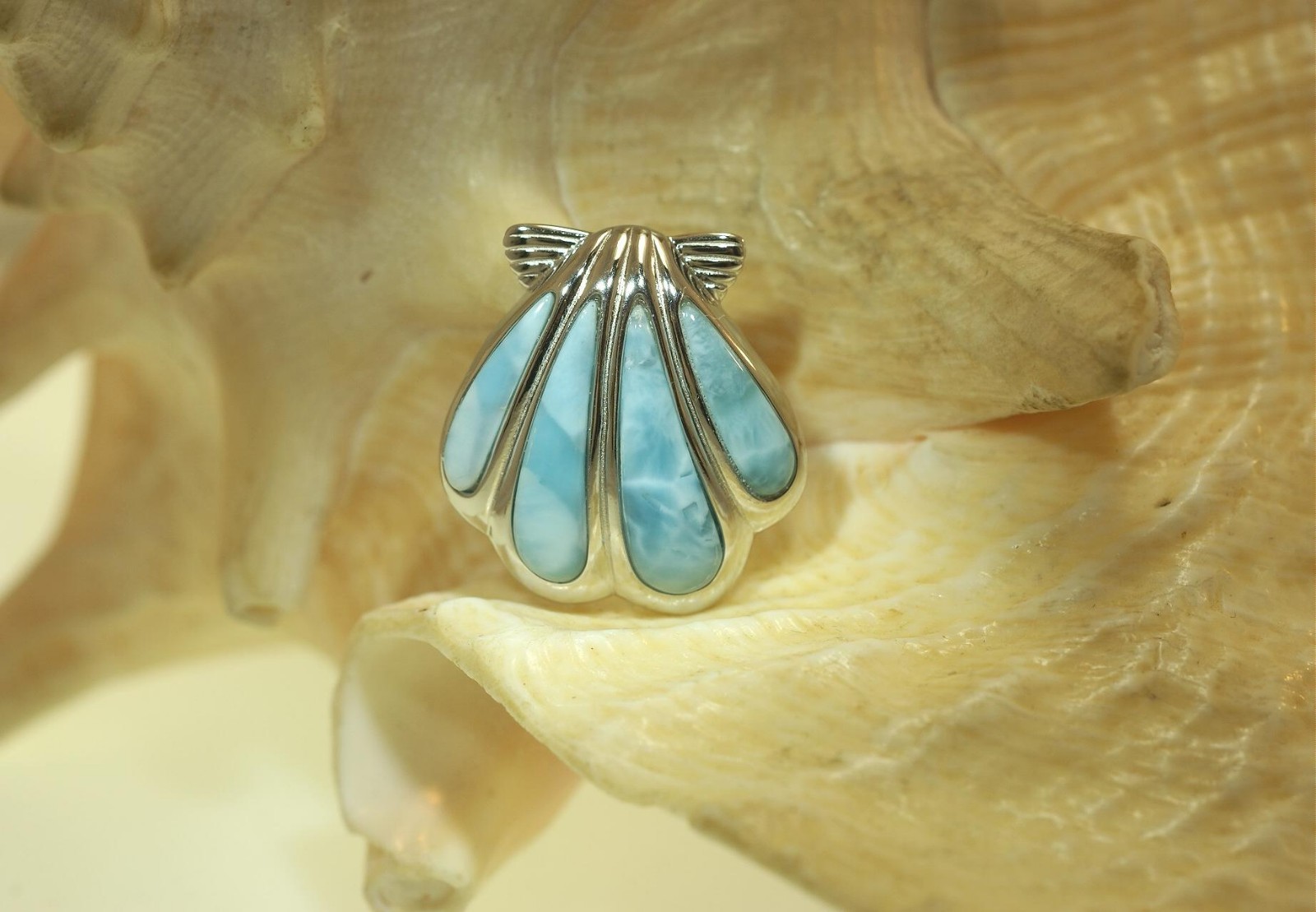 22.5MM 925 SILVER NATURAL LARIMAR HAWAIIAN SUNRISE SCALLOP SHELL SLIDE PENDANT
