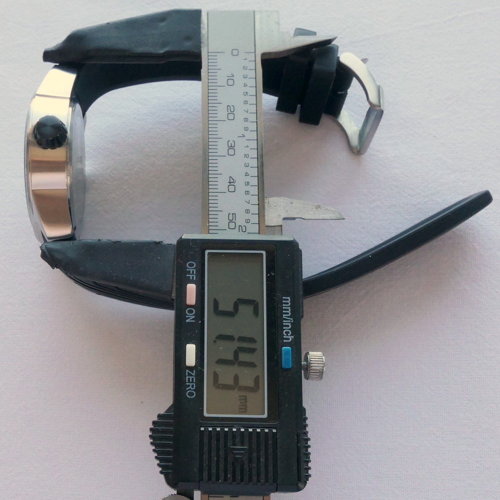 Mercedes Benz AMG DTM Petronas Motorsport Carbon Racing Car Accessory GMT Watch