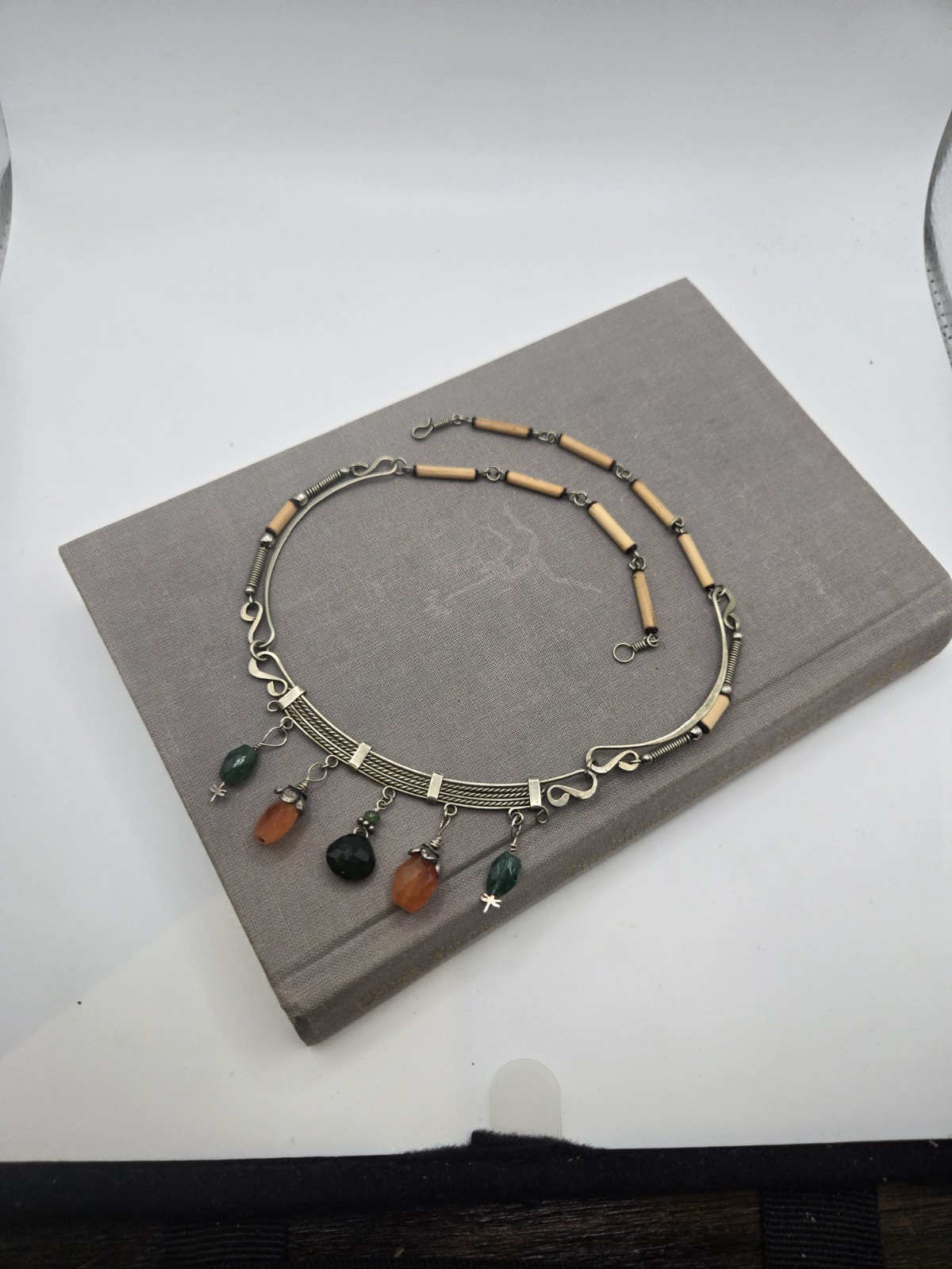 Southwest Style Natural Stone Choker Necklace Porcupine Quill Bugle Beads 17″