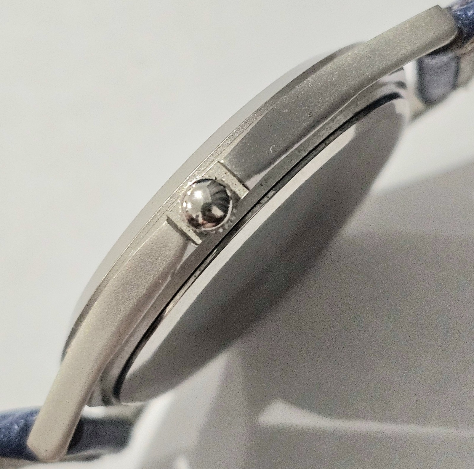 VINTAGE 1997 CLUB MONACO GRIMALDI 700 YEARS MONTE-CARLO AUTOMOBILE WATCH