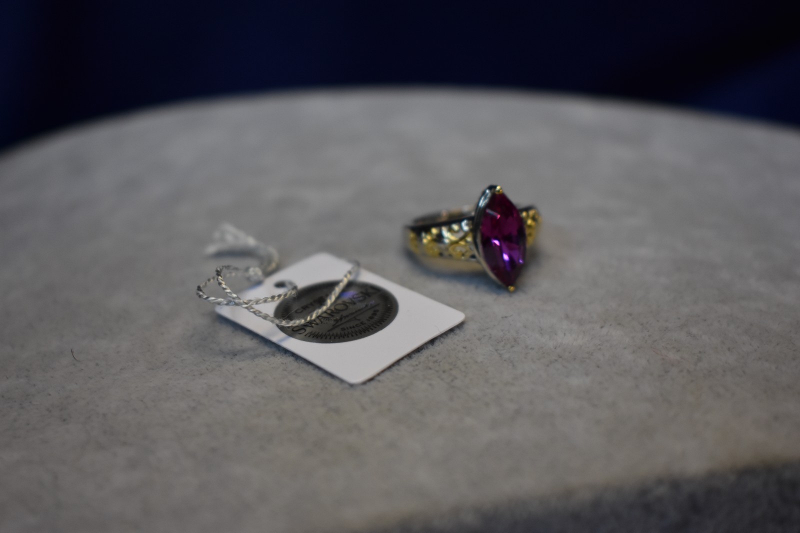 STS Karis Swarovski Fuchsia Crystal Ring Size 7 Silvertone Brass Beautiful