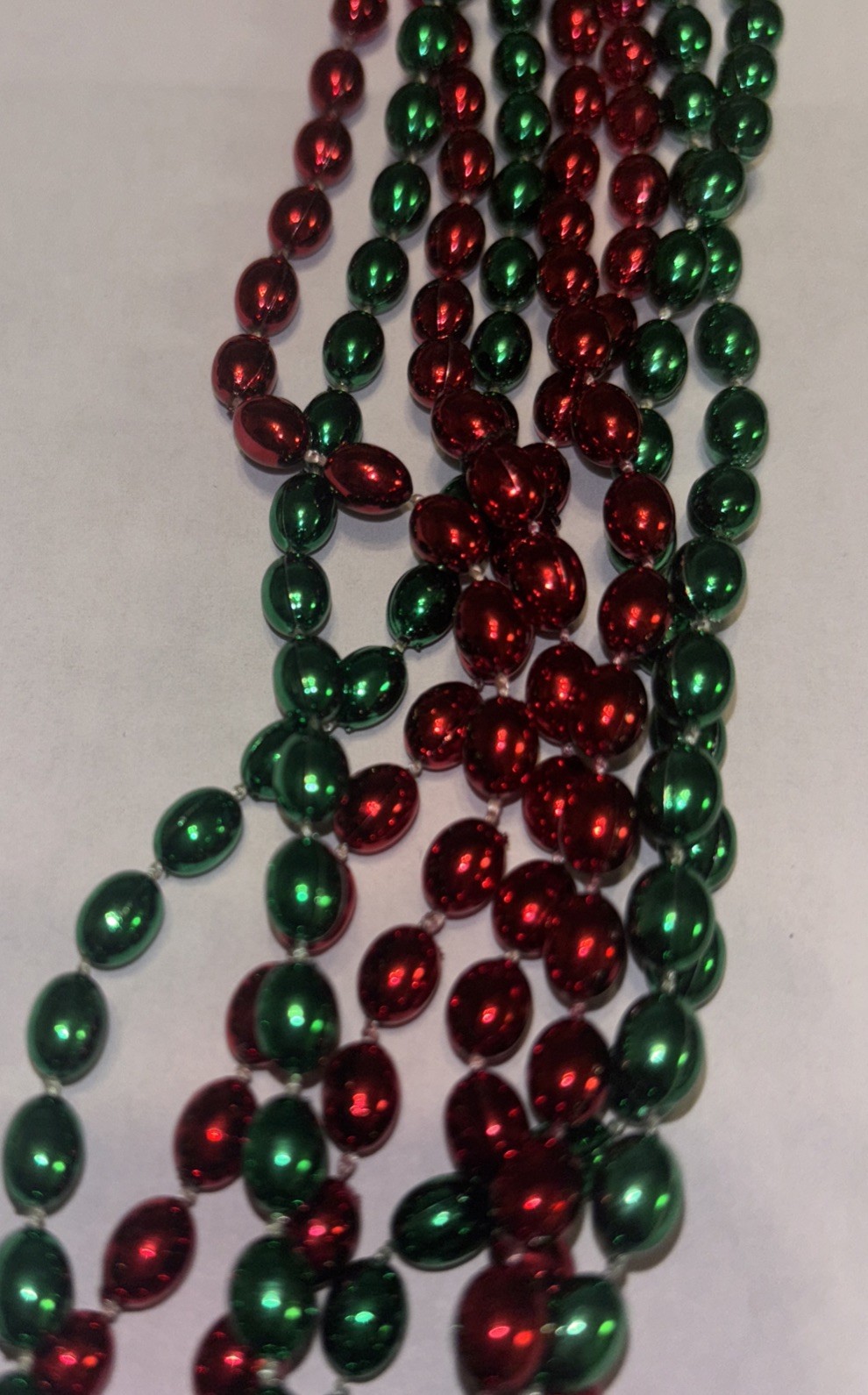 Amscan Christmas Red And Green Bead Necklace 8 Pieces 30”