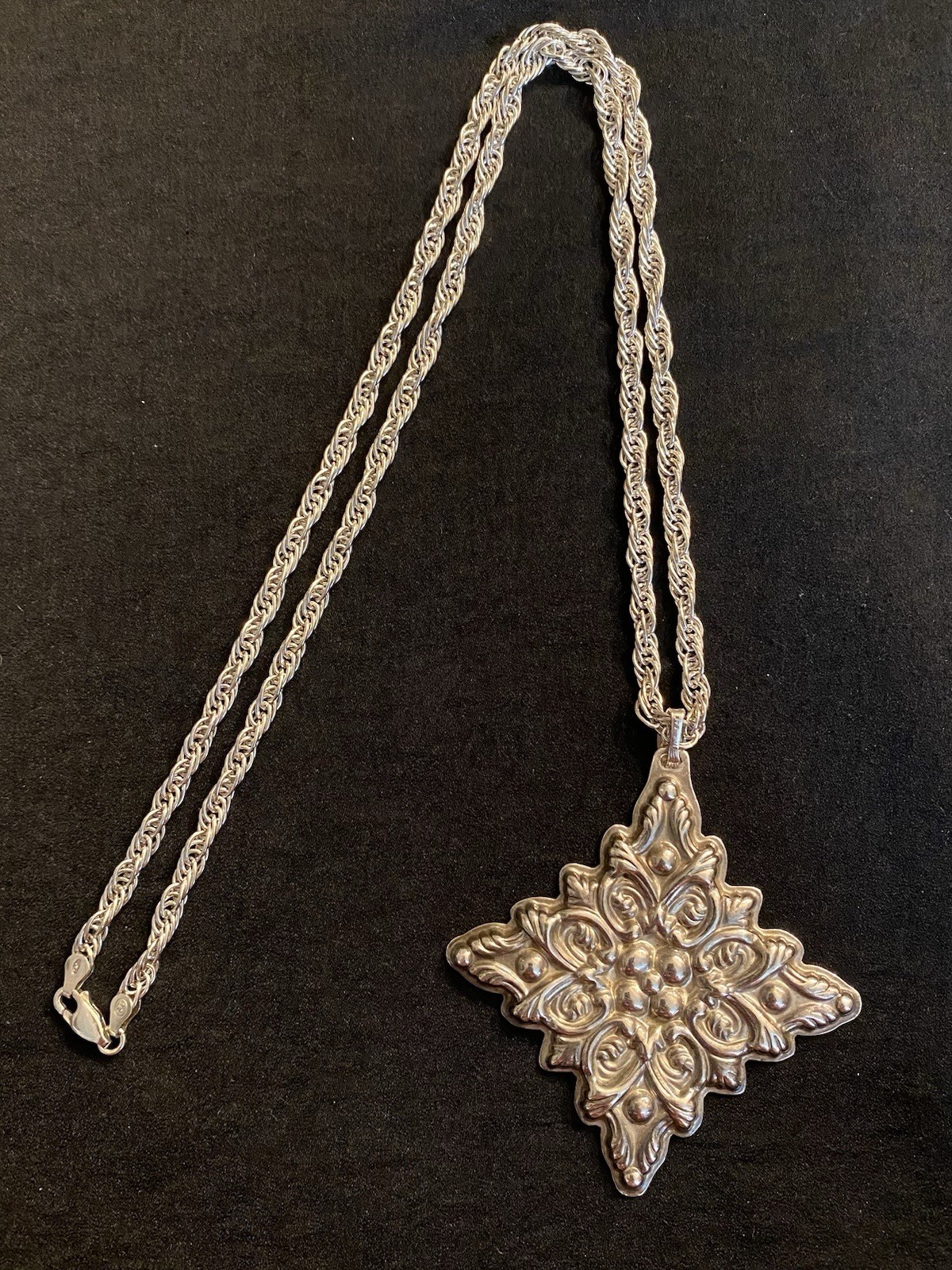 Reed & Barton 925 Sterling Silver 1989 Christmas Cross Rope Necklace 34g 23’’