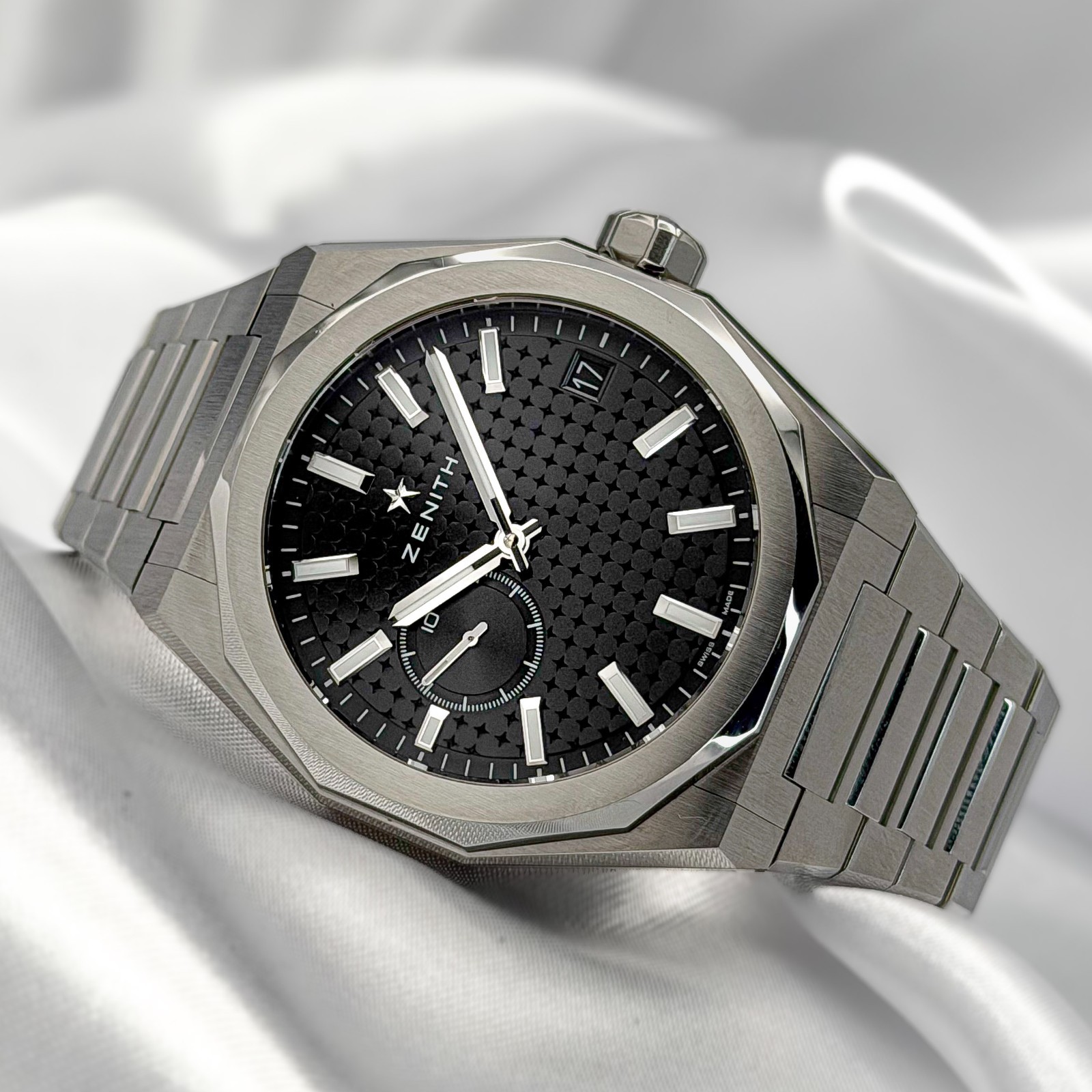 Zenith Defy Skyline 03.9300.3620/21.I001 Black Dial 41MM Warranty til 2027