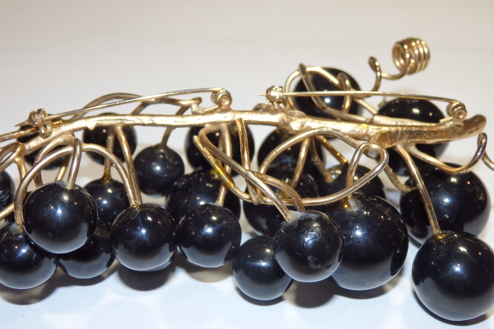 BIG Gianfranco Ferre Couture Gold Gilt & Black Acrylic Current/GrapeVine Brooch