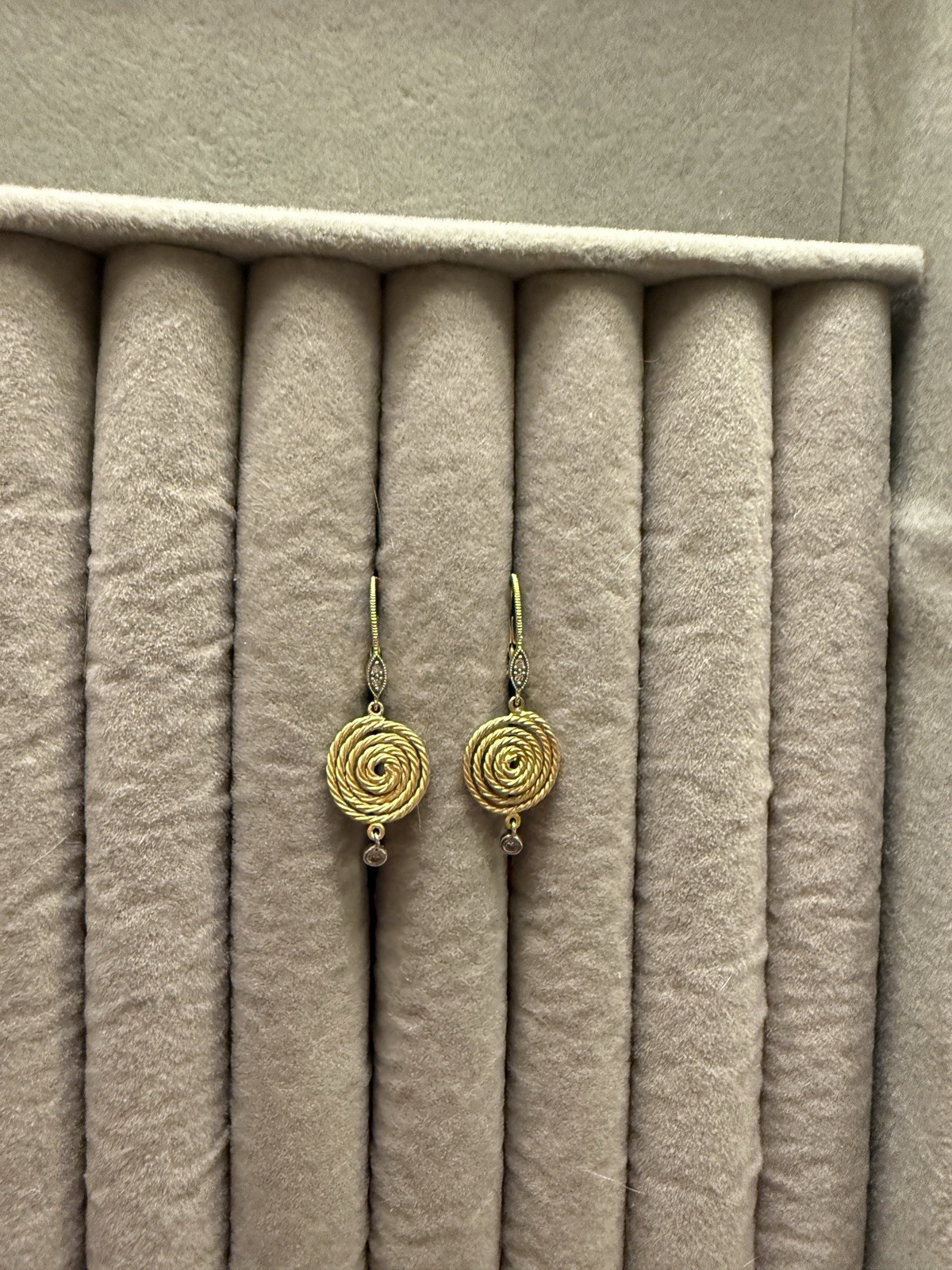 Vintage 14K Imperial Gold/Affinity Diamond Earrings About 1inch Drop 2.1 Grams