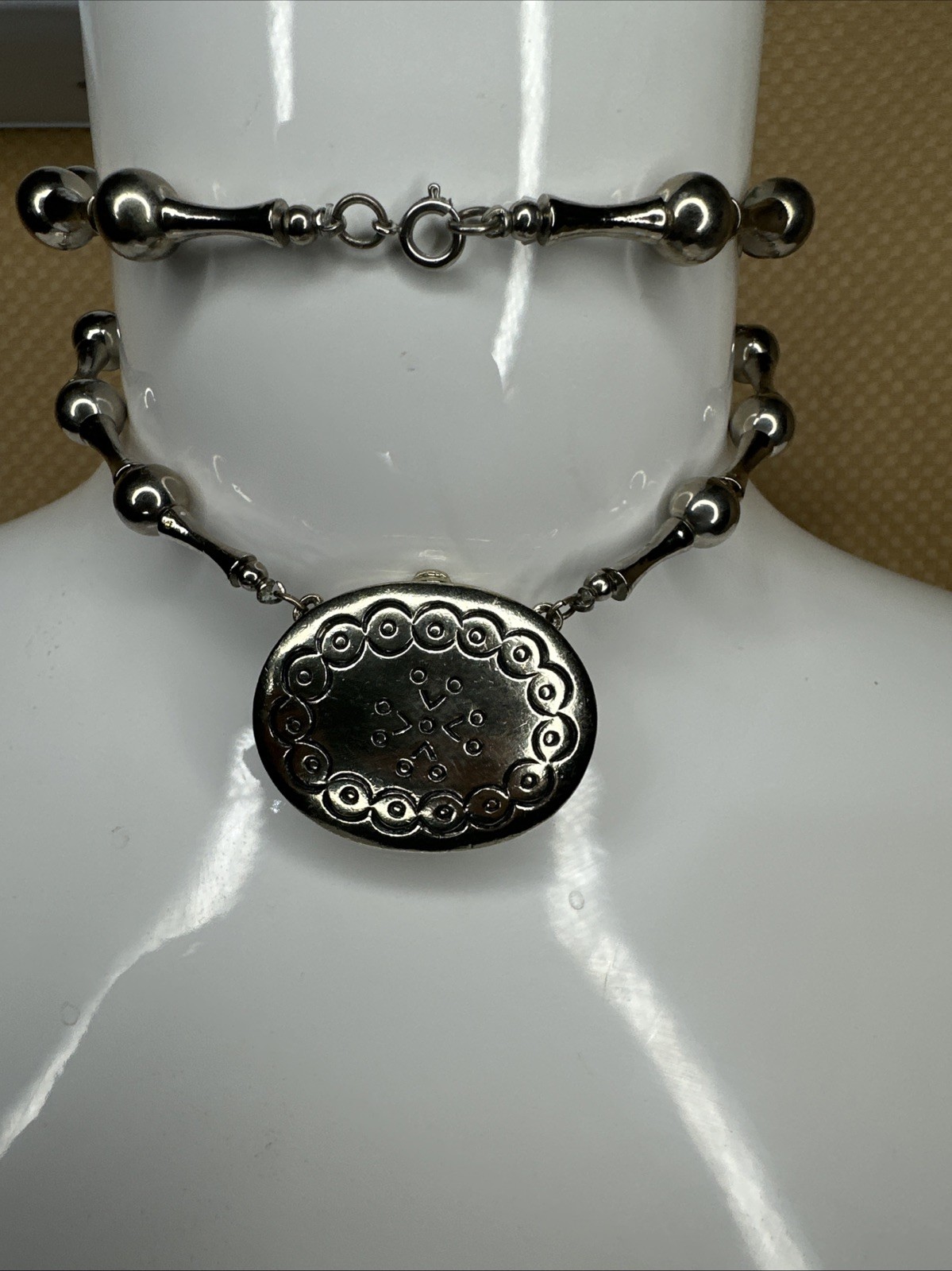 Vtg Estee Lauder 1973 Moonsilver WithPerfume Locket Pendant Necklace Collectible