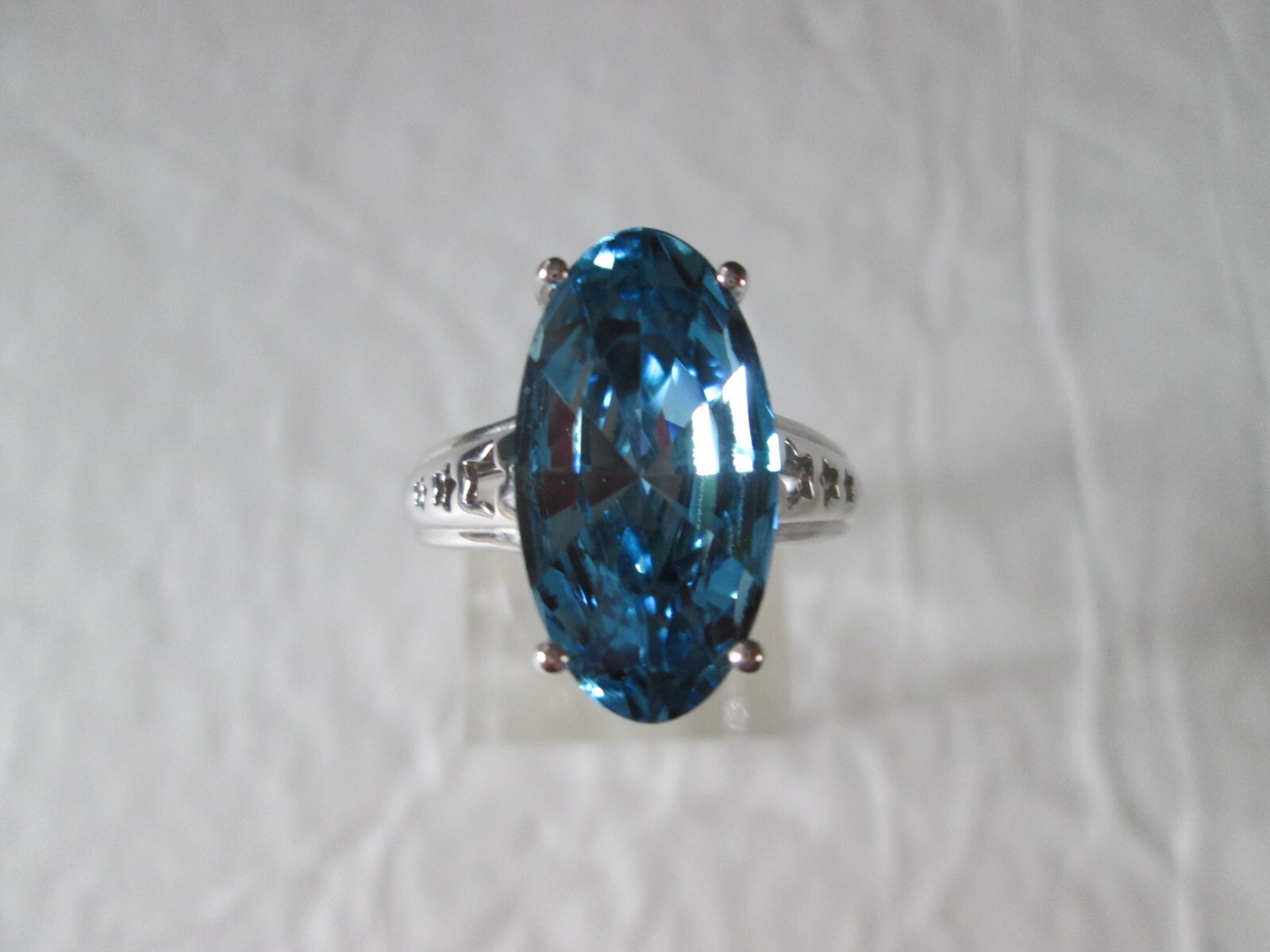 Aquamarine Crystal from Swarovski Platinum over Sterling Ring (Sz 7) 4.41 cts