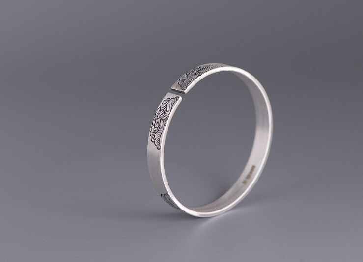 I05 Bangle Stylized Flowers Fine Silver Silver 999