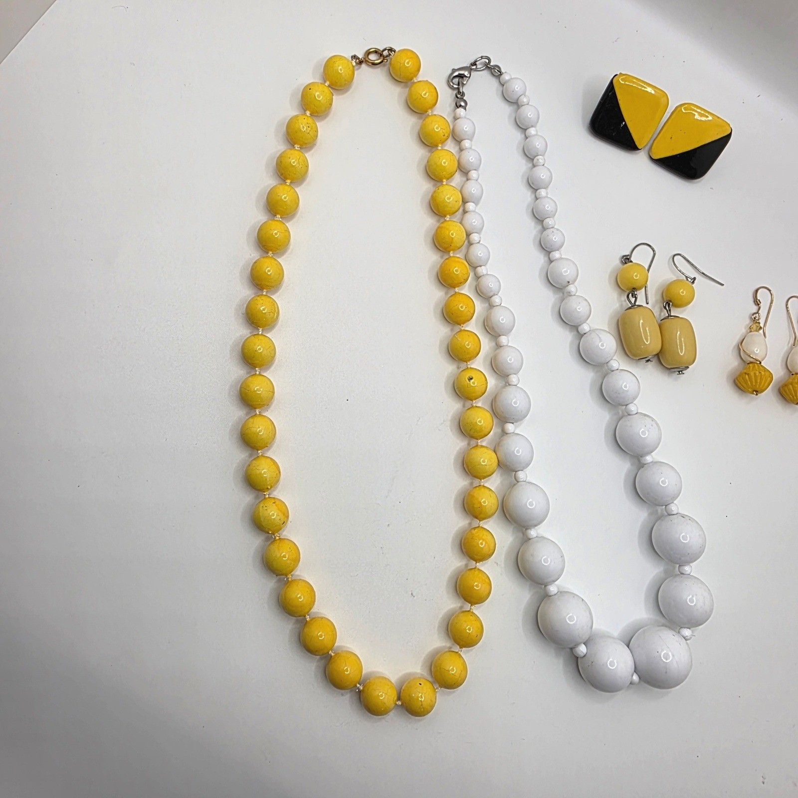 Vintage 1960s Mod Yellow White Black Beaded Necklace Earring 5pc Jewelry Lot