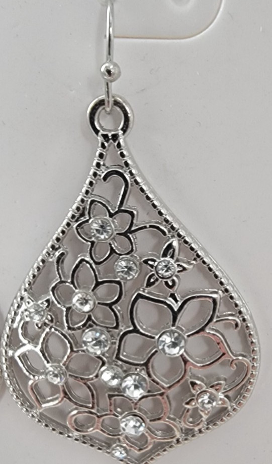 Time and Tru Silver Tone Hypo-Allergenic Tear Drop Dangle Earrings new