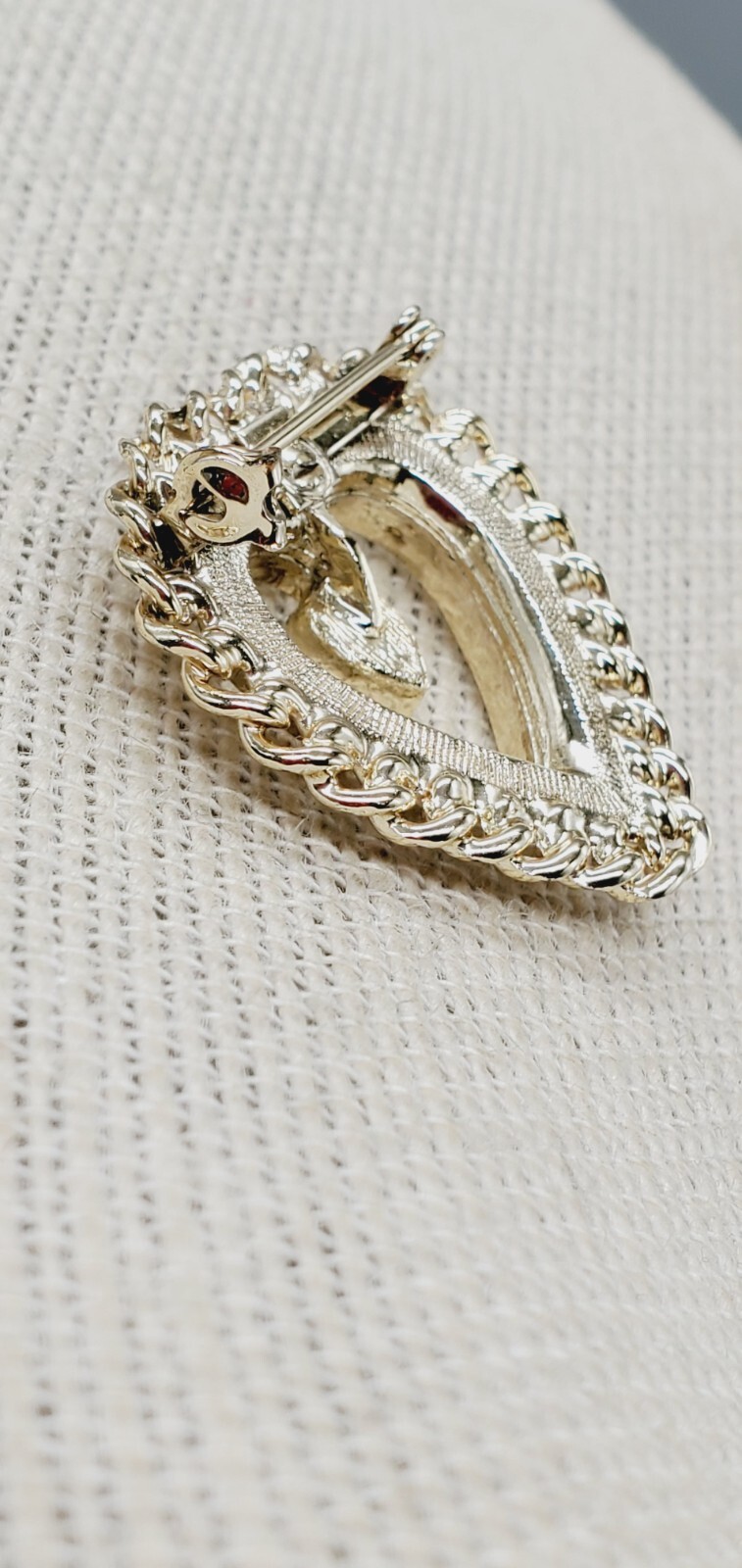 Vtg Gold Tone Valentine Heart Pin Brooch with Red Rhinestone 1.25″ x 1.25″