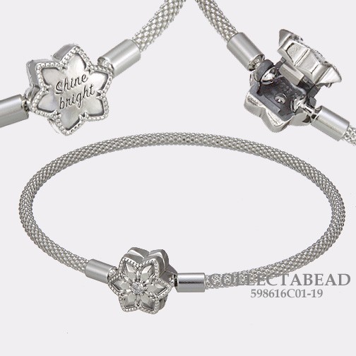 Authentic Pandora Moments Silver Bright Snowflake Mesh CZ Bracelet 598616C01