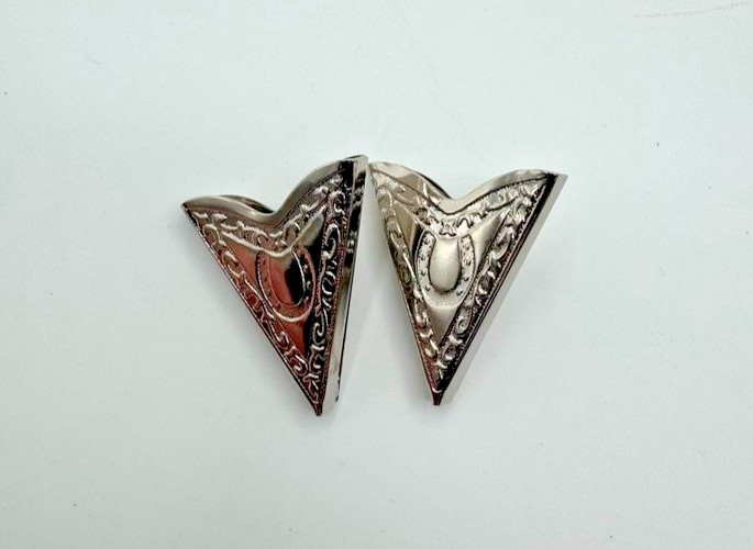 Metal western Collar tip Varies tones Varies styles 6 to choose