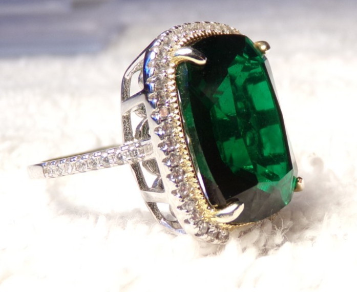 VTG FUZION CREATIONS STERLING GOLD EMERALD GREEN CZ HALO COCKTAIL RING SIZE 7 !!