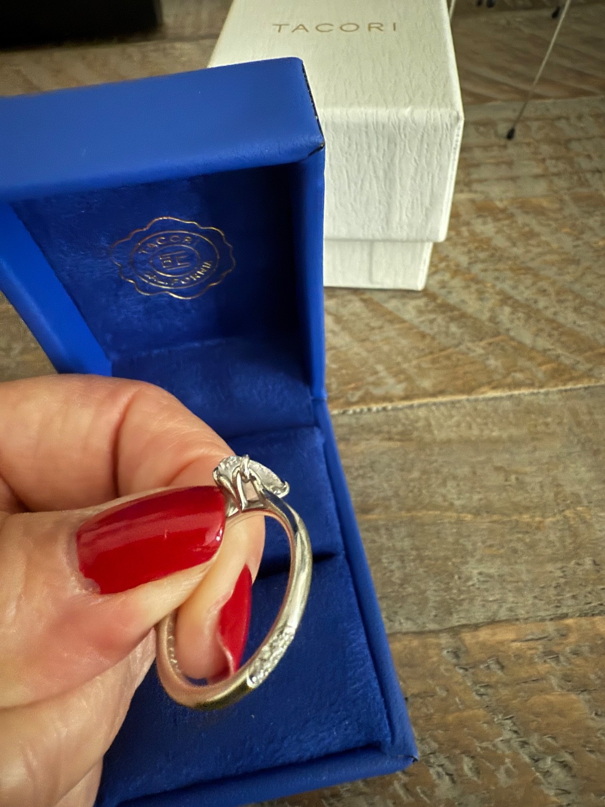 TACORI PLATINUM / oval ENGAGEMENT RING 1.51 lab grown /worn only 1 month