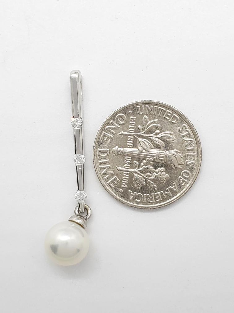 14K Solid White Gold 7.21mm White Cultured Pearl Diamond Accent Dang (AP1130366)