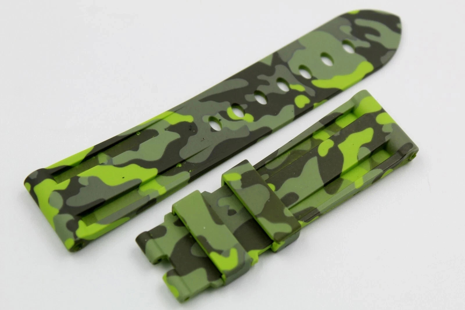 Silicone TPU Camouflage Green Watch Strap SOP10 Hypoallergenic Various Sizes