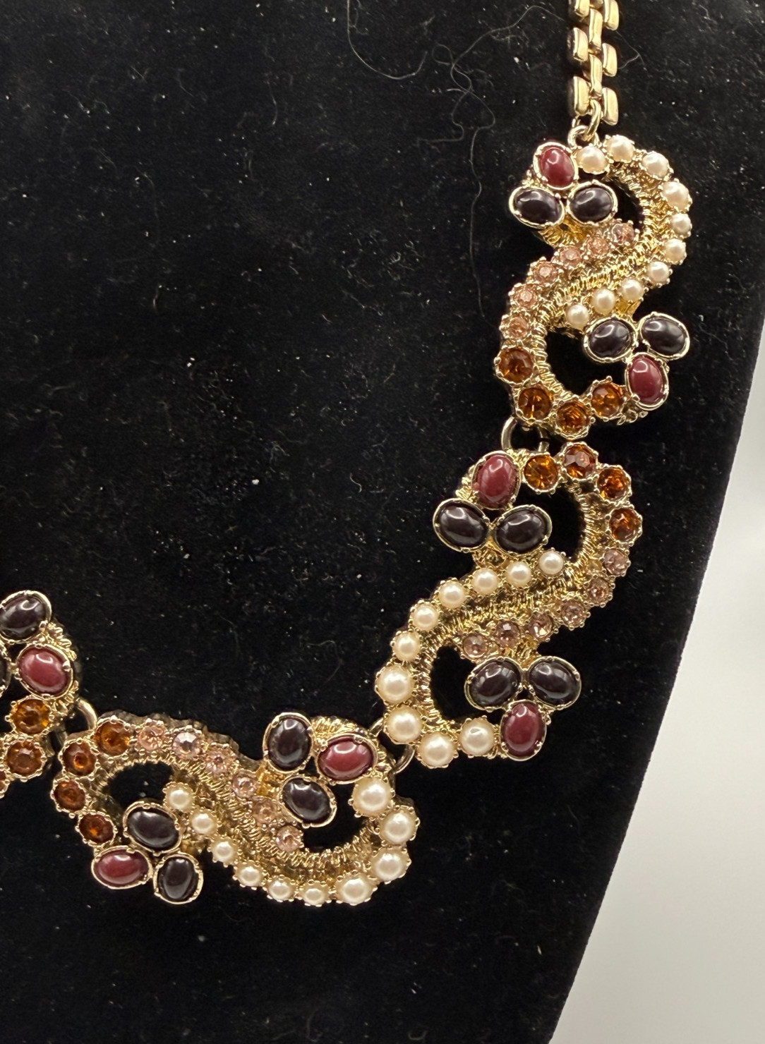 Ann Taylor 18 inch Gold Tone Crystal Faux Pearls Statement Necklace VGC