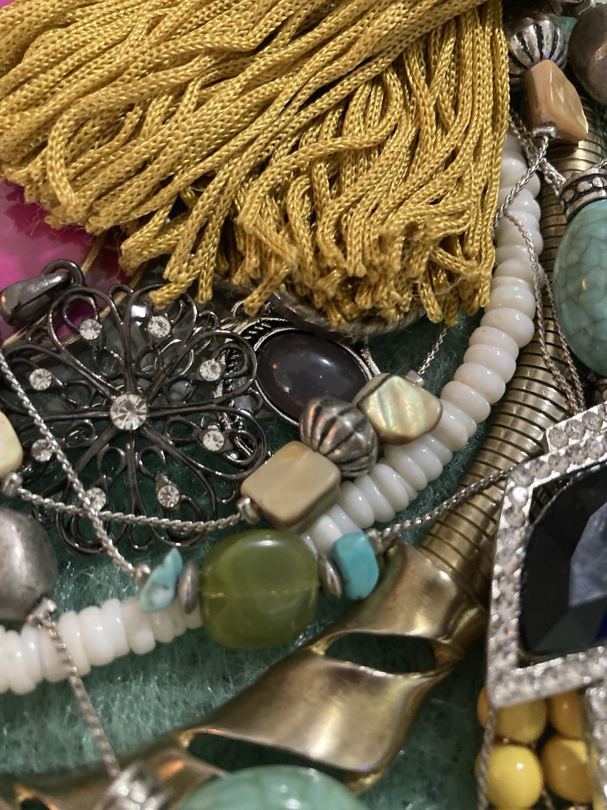 Misc Unbranded Costume Jewelry Lot Bling Faux Stone Enamel Wear Or 4 CRAFT A23C
