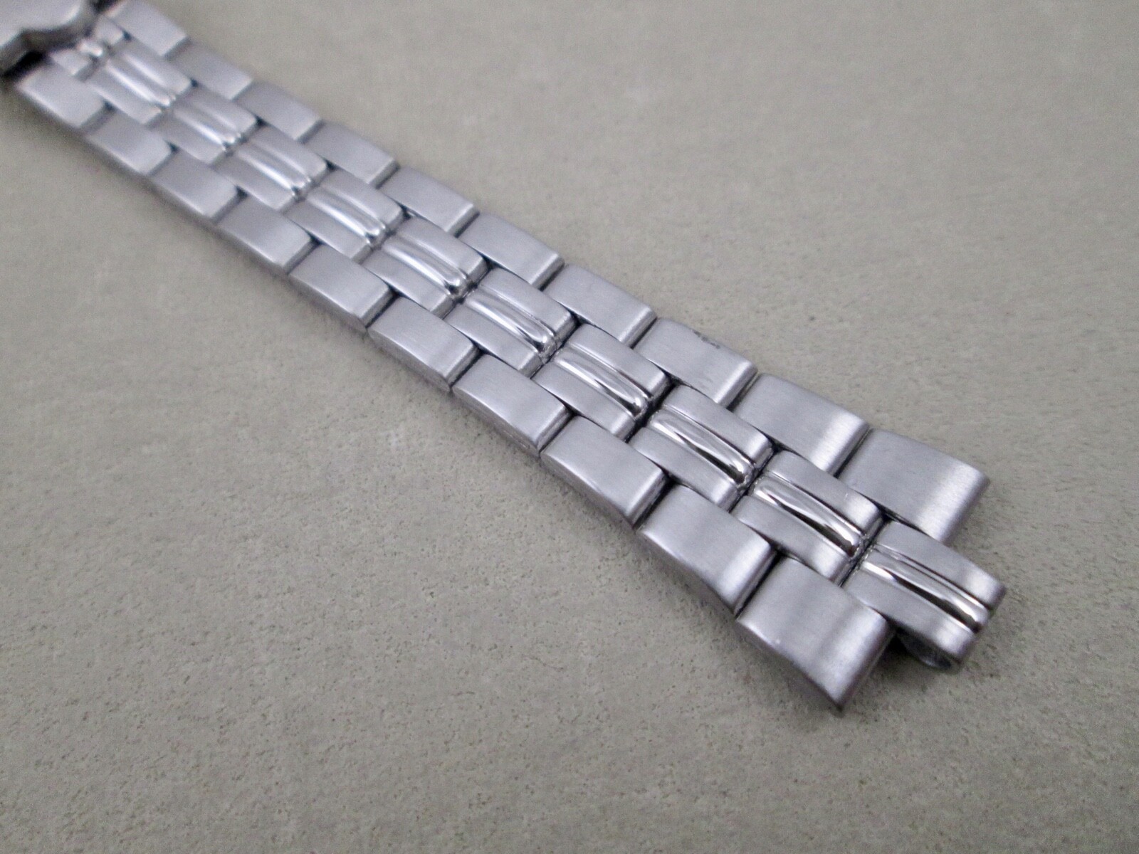 5mm 14mm lug size lady’s st. steel watch band silver tone fold over clasp 6.25″