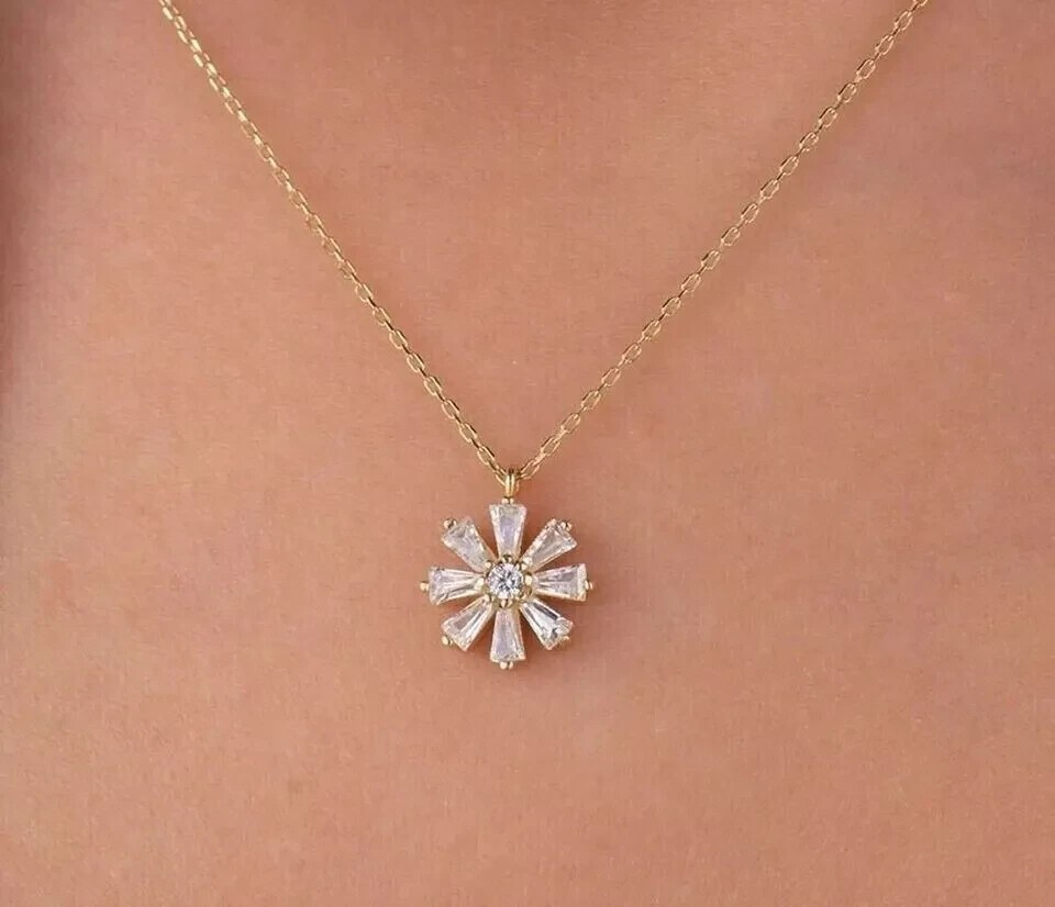 2Ct Round Cut Simulated Diamond Flower Women’s Pendant In 14K Yellow Gold Plated