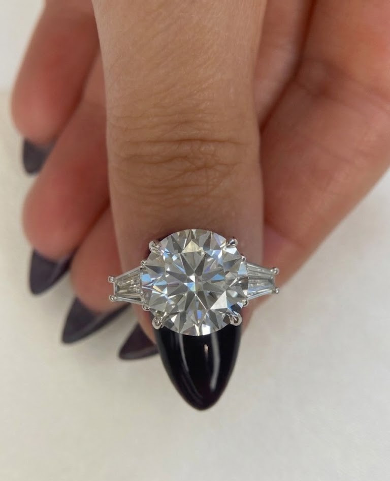 Lab Grown 6.80 Carat Round Cut E/VS1 Diamond Engagement Ring 14k White Gold IGI
