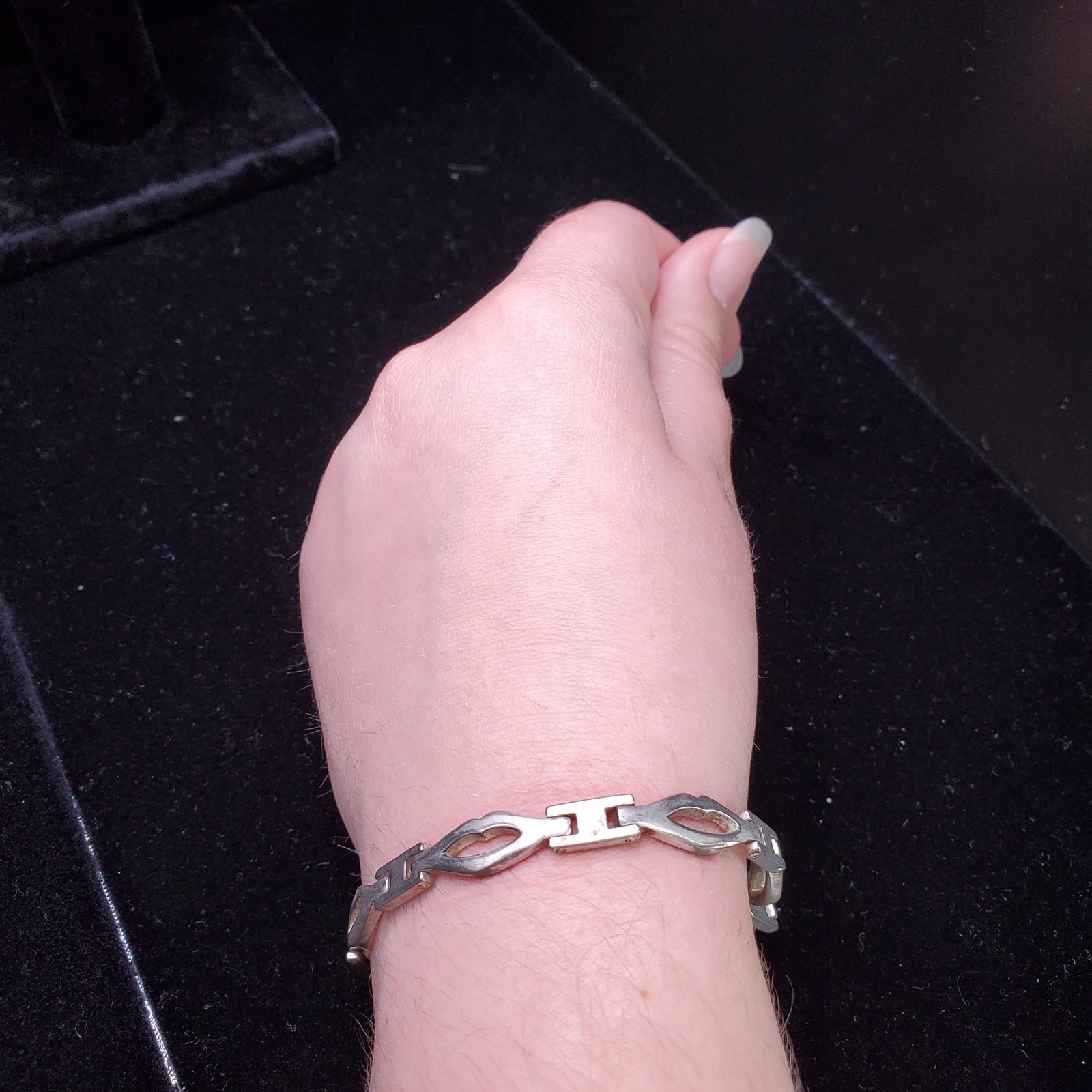 Solid Sterling Silver Kiss Bracelet Fun 7.25″ Inside Links shaped like Lips