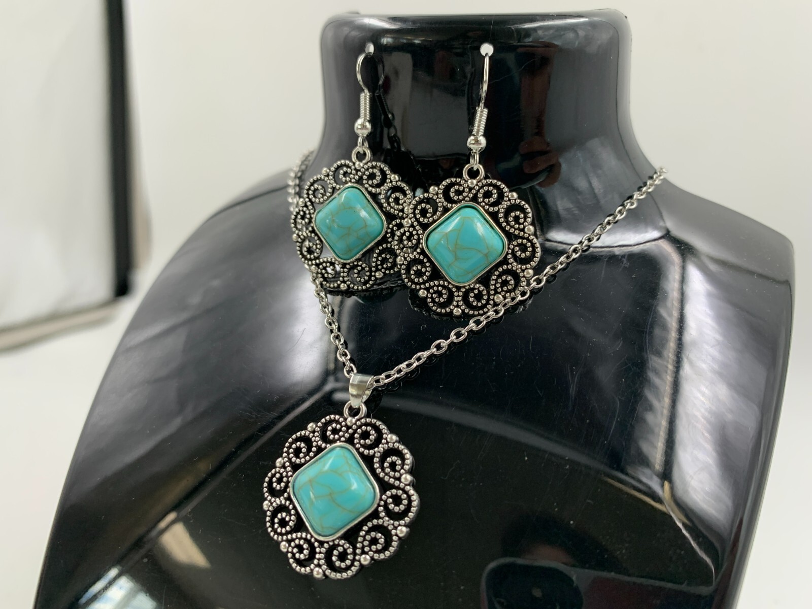 Metal & Blue Stone 9in Necklace & Earrings Set DD01B10088