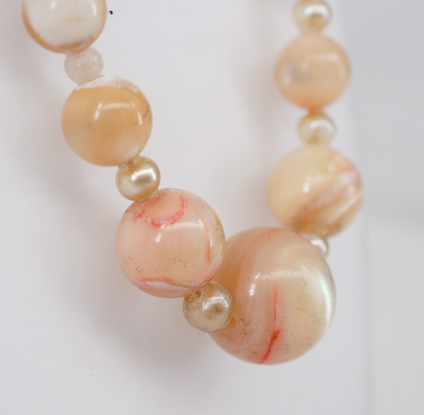 1950’s Vintage natural Conch Beaded Necklace w/ faux pearl 20″ | Hidden Clasp