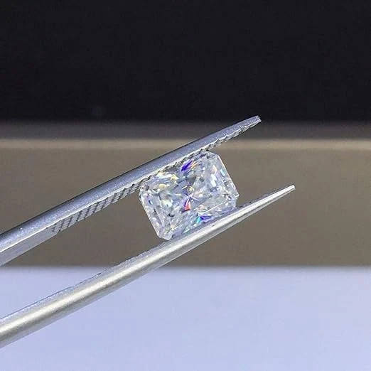 Natural White Diamond 3.50 CT Radiant Cut 8×10 mm VVS1 D Grade Certified Stone