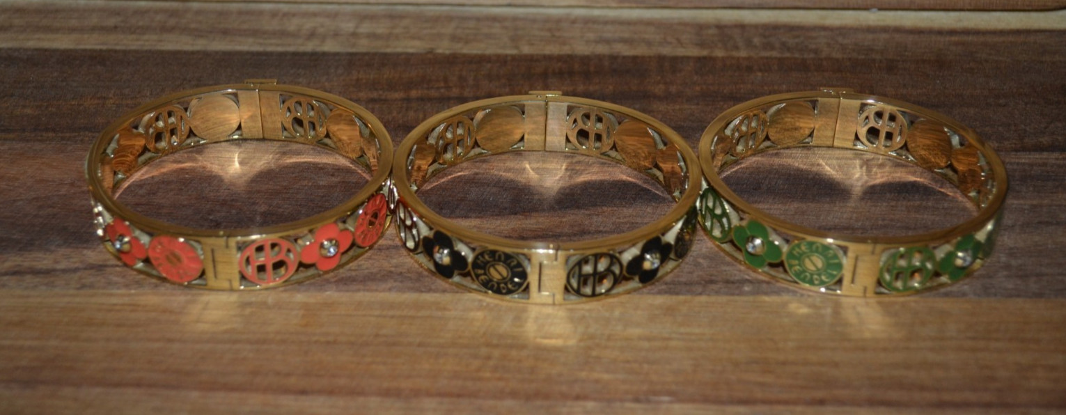 HENRI BENDEL CUTOUT BANGLE