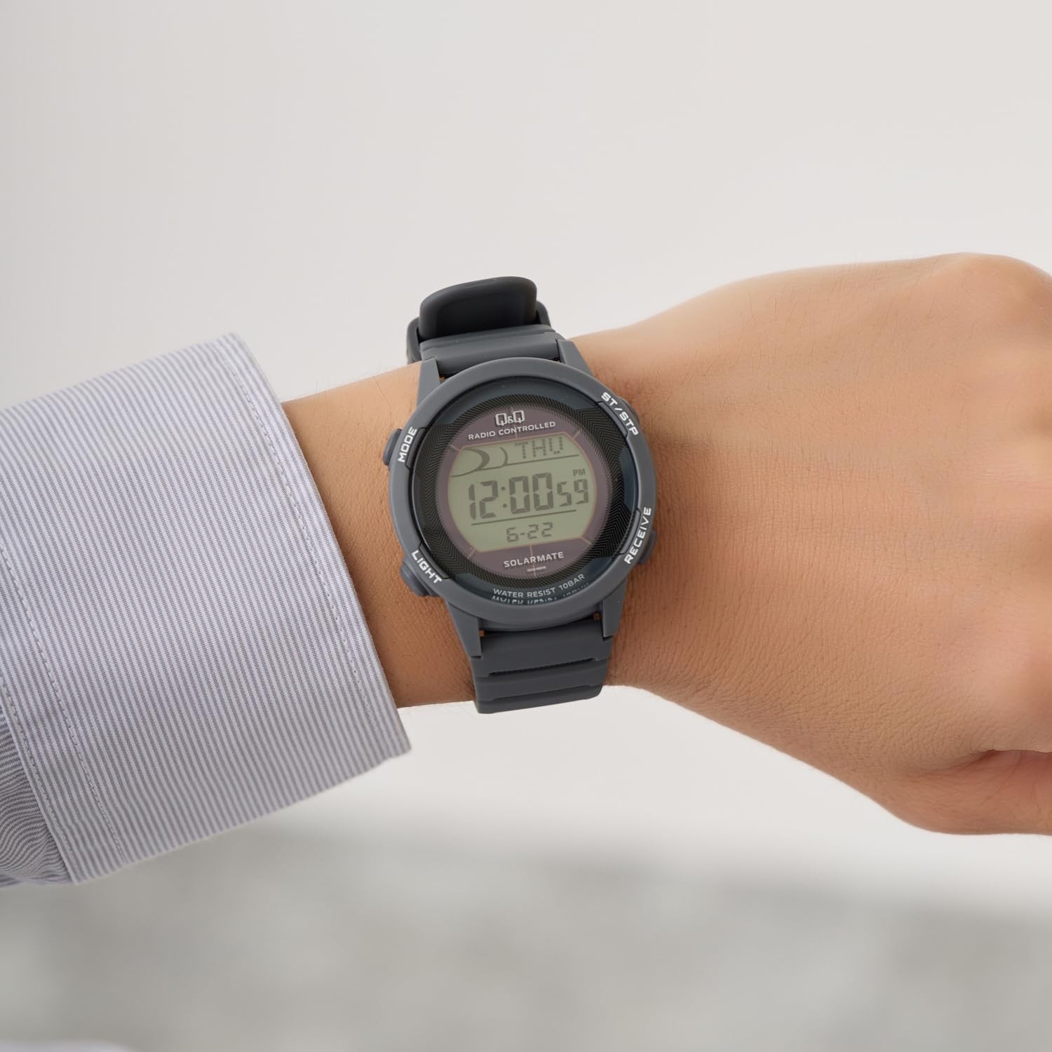 New Q&q D01A-002VK 10 Mens Watch Digital Radio Controlled Solar Japan