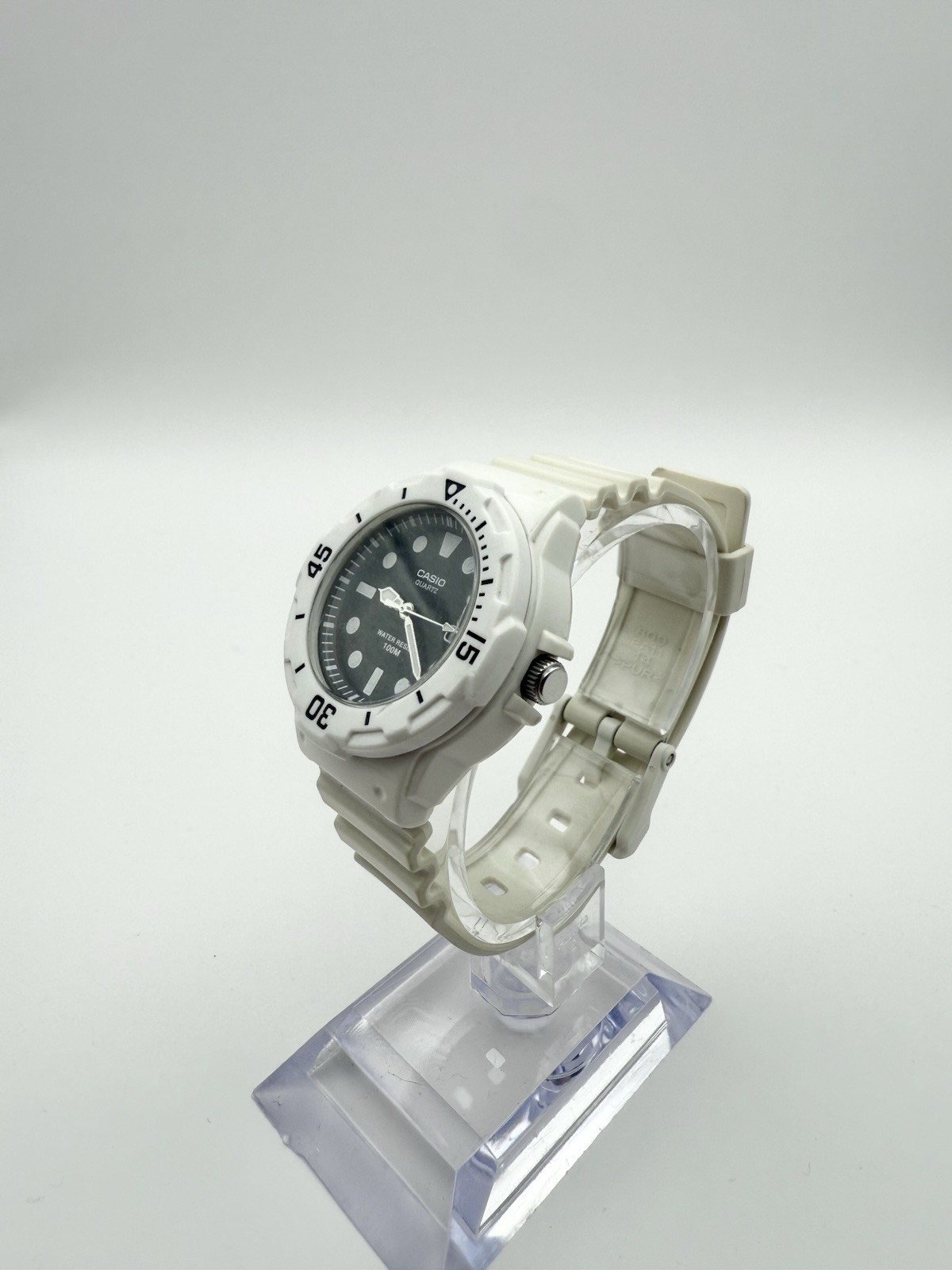 Casio LRW-200H Quartz 100M Diver Watch Date Black Dial White Resin Strap